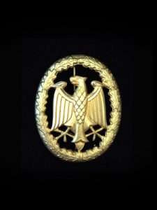 Distinction: Leistungsabzeichen Bundeswehr - gold (German Armed Forces Badge for Military Proficiency - gold)